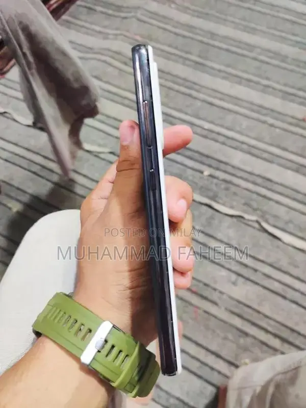 Samsung Galaxy A52 Smartphone - Mid-Range Mobile Device