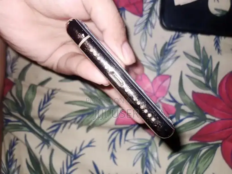 Pre-Owned iPhone 11 Pro - Excellent Condition, Minimal Usage