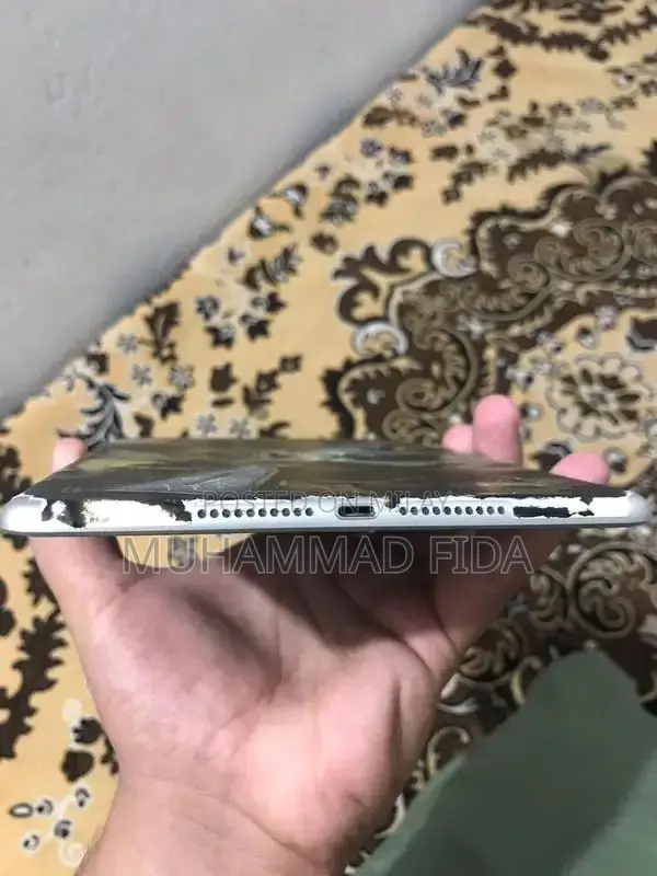 Apple iPad mini 5 Tablet - Silver, 64GB Storage