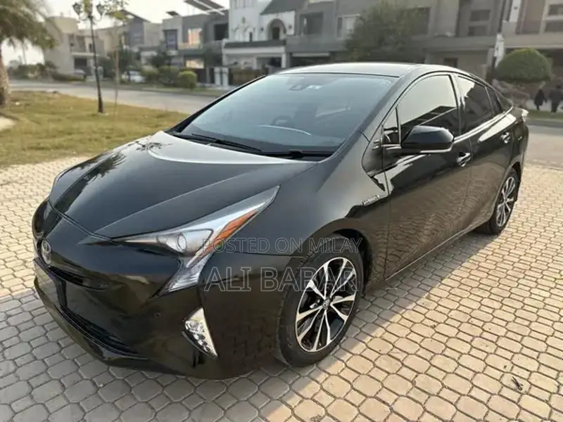 2016 Toyota Prius Premium Hybrid Hatchback