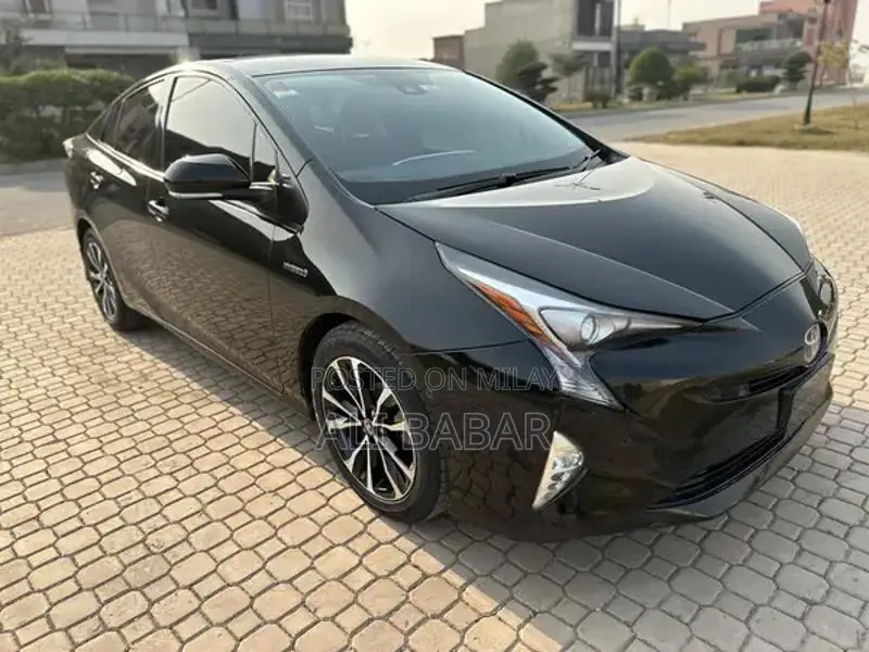 2016 Toyota Prius Premium Hybrid Hatchback