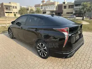 2016 Toyota Prius Premium Hybrid Hatchback