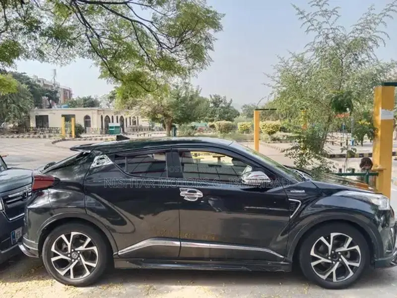 Toyota C-HR Compact Crossover SUV - Import Model