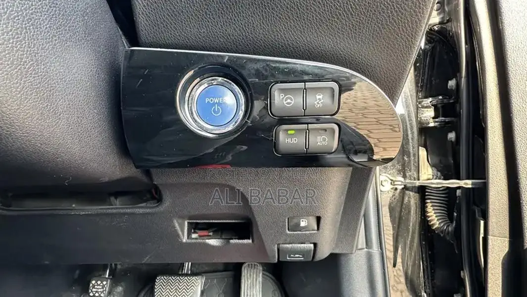 2016 Toyota Prius Premium Hybrid Hatchback