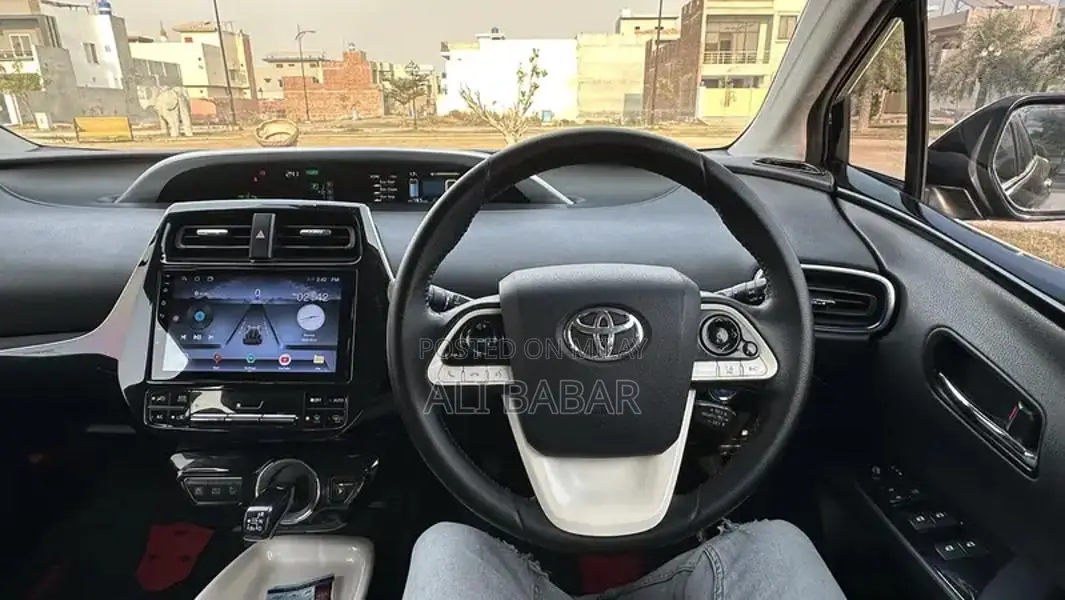 2016 Toyota Prius Premium Hybrid Hatchback