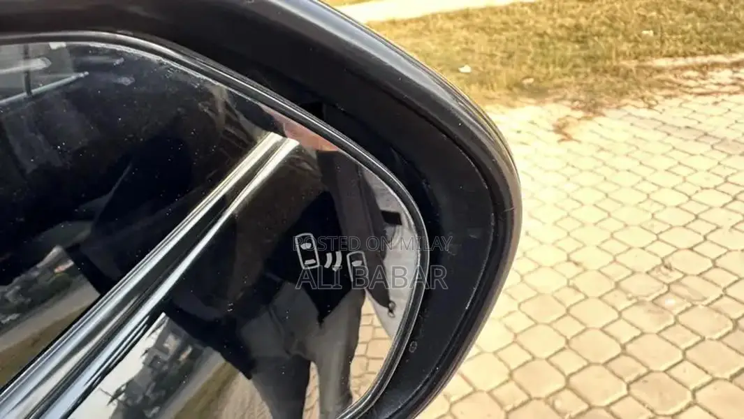 2016 Toyota Prius Premium Hybrid Hatchback