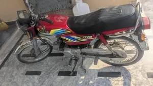 Honda CD 70 Motorcycle - 2021 Model with Low Mileage