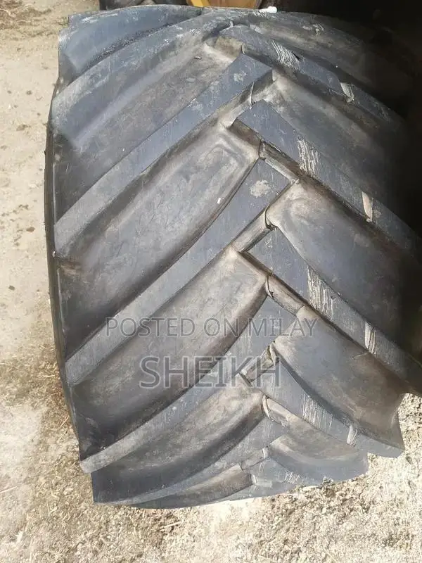 Heavy-Duty Off-Road Tyres with Deep Hollow Rims for Classic Jeep Willy