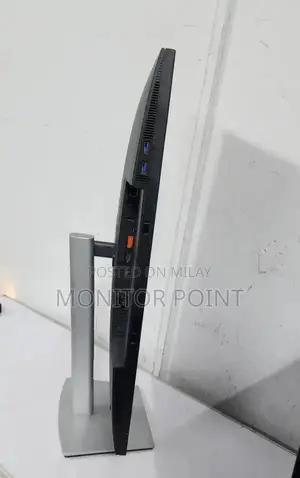 Dell 27-inch 2K QHD IPS Monitor with USB-C Hub