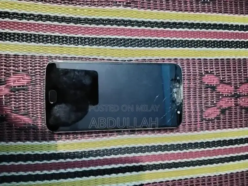 Motorola G5 Budget Smartphone with Quad-Core Processor