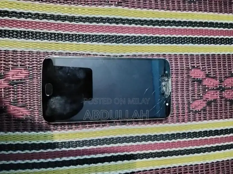 Motorola G5 Budget Smartphone with Quad-Core Processor