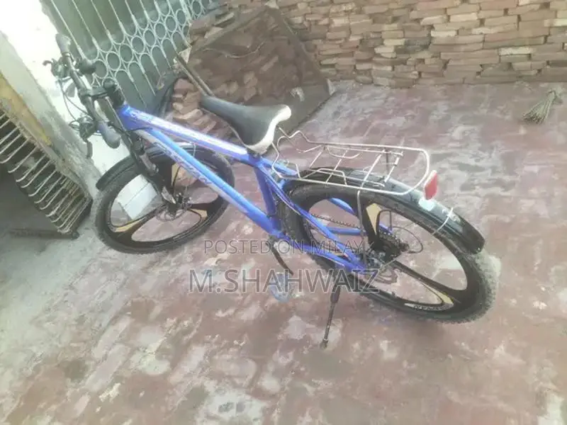 26 Inch Mountain Bike with Gears - New Condition
