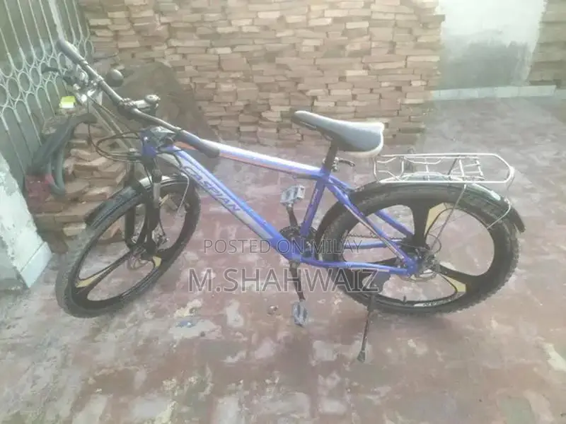 26 Inch Mountain Bike with Gears - New Condition