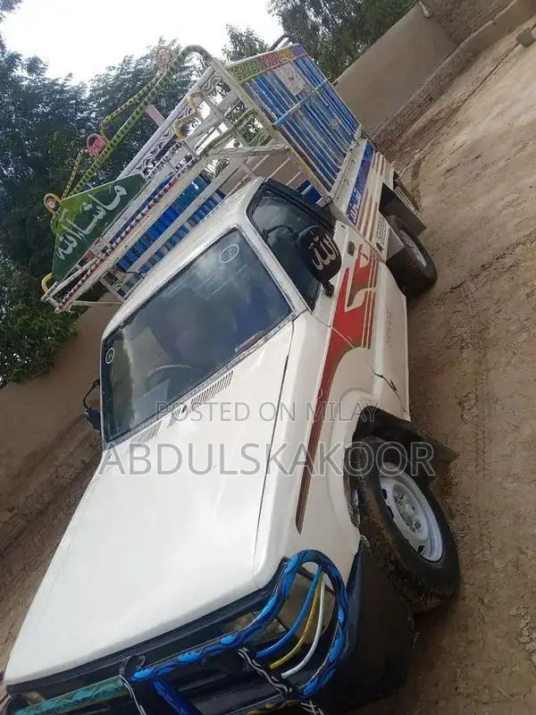 Mazda B2200 Pickup Truck - Reliable Compact Pickup