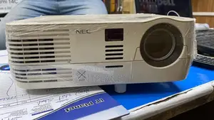 Multimedia Projector with Screen - New and Used Options