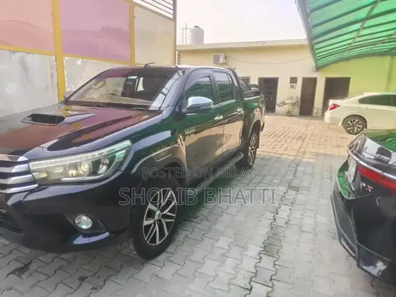 Toyota Hilux Revo V 4x4 Pickup Truck