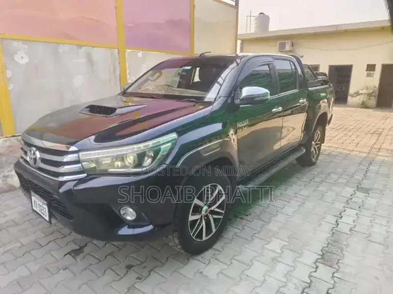 Toyota Hilux Revo V 4x4 Pickup Truck