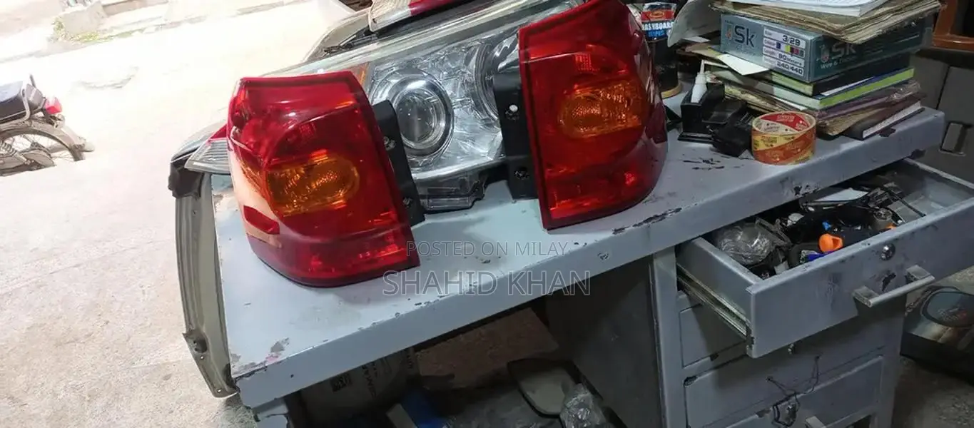 Toyota Land Cruiser 2014 Genuine Rear Tail Light Assembly Parts