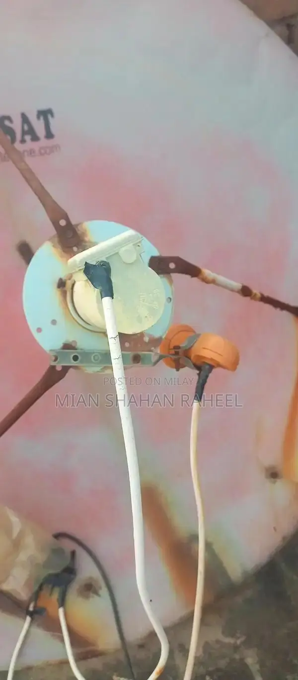 Satellite Dish with LNB, WiFi Receiver, and Cable Set