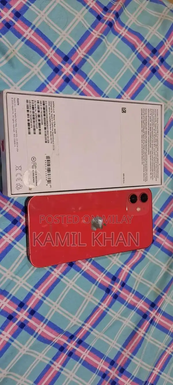 Apple Smartphone with Original Packaging, Excellent Condition