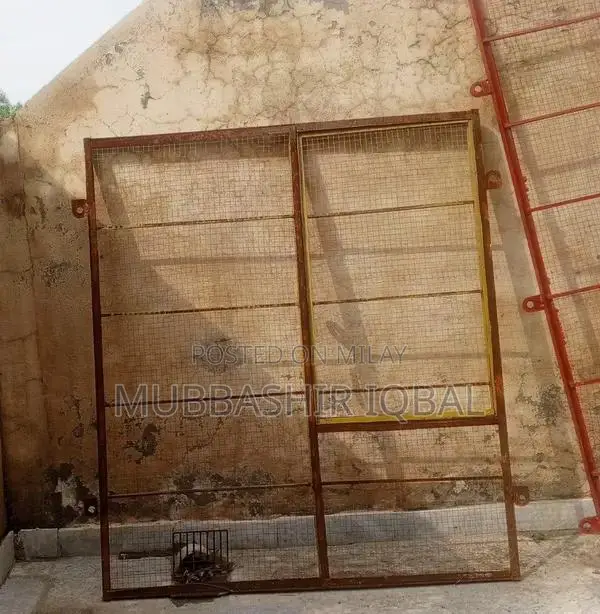 Bird Cages Iron Wire Multiple Sizes Pet Enclosures