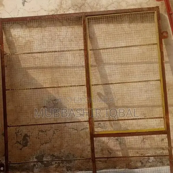 Bird Cages Iron Wire Multiple Sizes Pet Enclosures