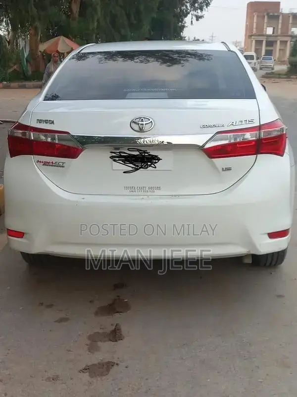 Toyota Corolla Altis 1.6 Sedan Sedan