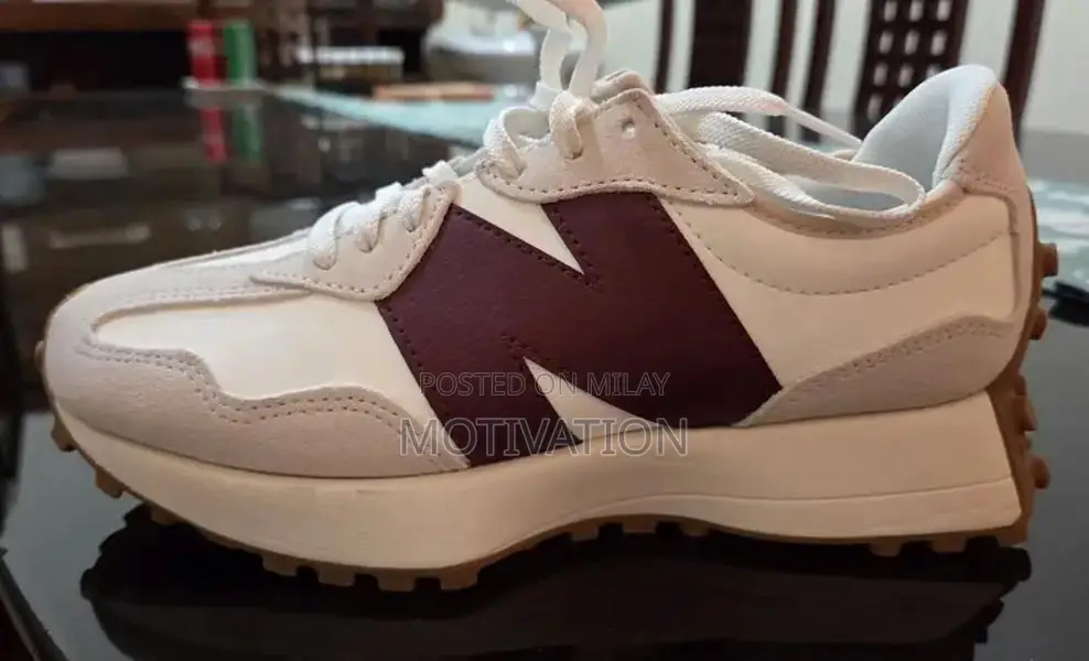 New Balance 327 Moonbeam Women's Trainers Sneakers