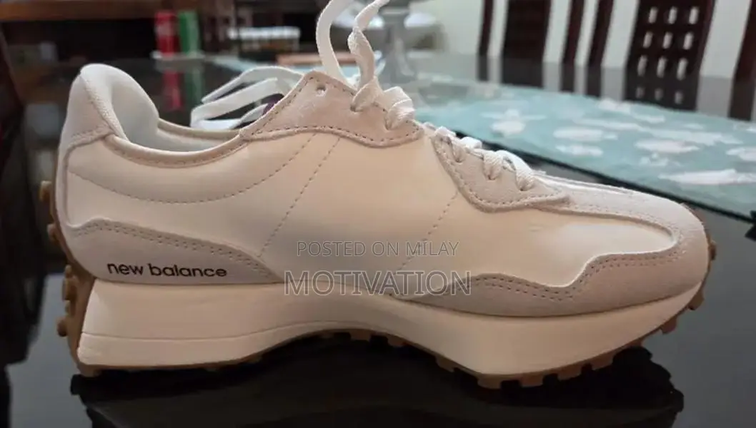 New Balance 327 Moonbeam Women's Trainers Sneakers