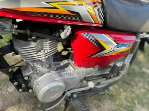 Honda CG125 Motorcycle - Single Cylinder Street Bike