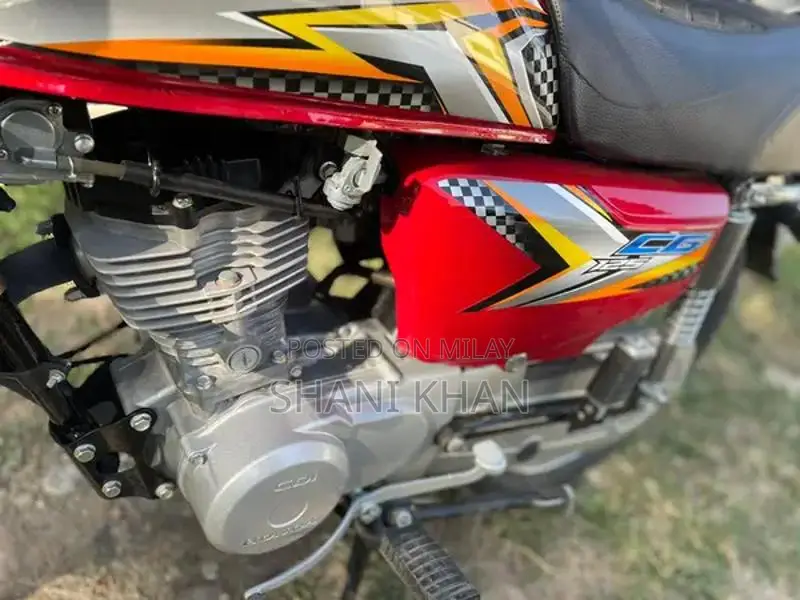 Honda CG125 Motorcycle - Single Cylinder Street Bike