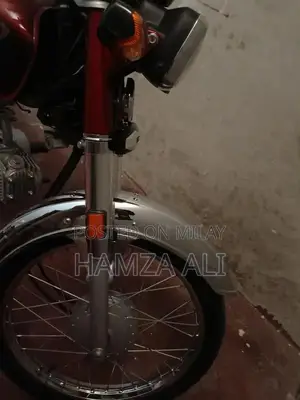 Honda CD 70 Motorcycle - Reliable Single-Cylinder Bike