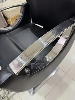 Professional Salon Chair for Styling and Hair Services