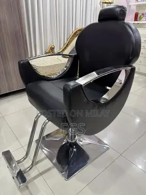 Professional Salon Chair for Styling and Hair Services