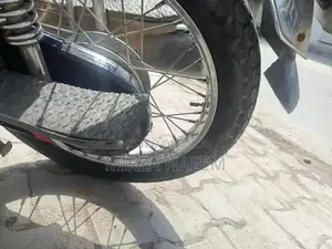 Honda 125cc Motorcycle with New Tires and Chain Gear Set