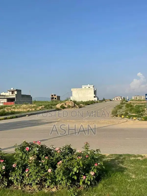 Prime Location Plot in New City Phase 2, Block R