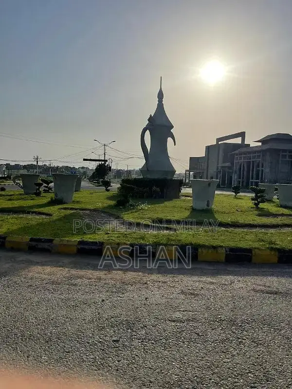 Prime Location Plot in New City Phase 2, Block R