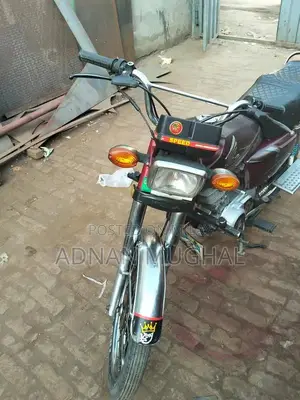 Honda CG 125 Motorcycle - Single Cylinder Bike