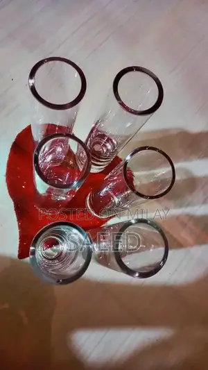Photo - Imported Modern 6-Piece Glass Set