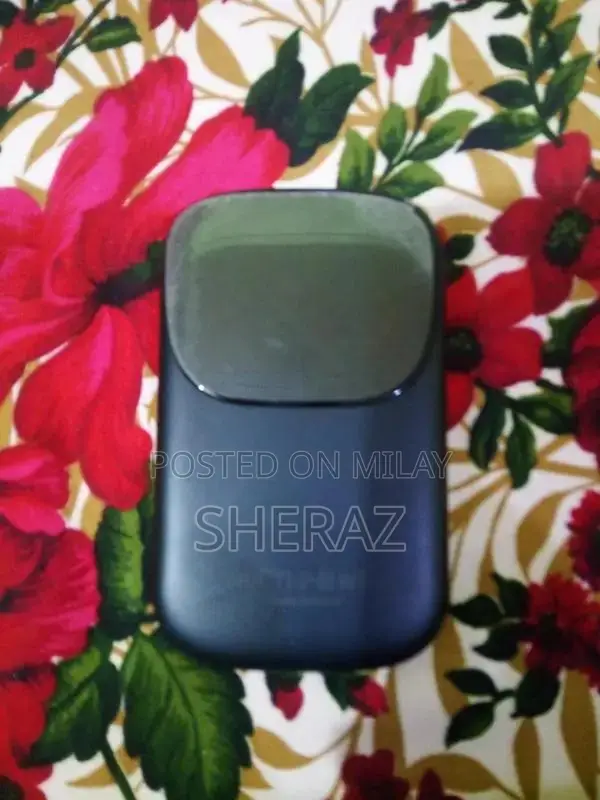 Multi-Feature Smart Fitness Tracker Wearable Device