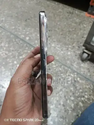 High-Performance Smartphone with Large Memory