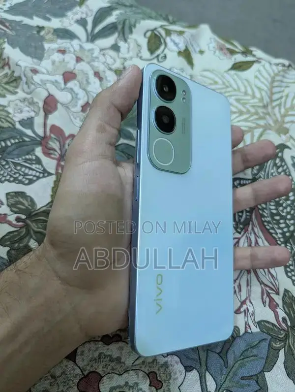 Vivo Smartphone with Large Battery and Extended Memory