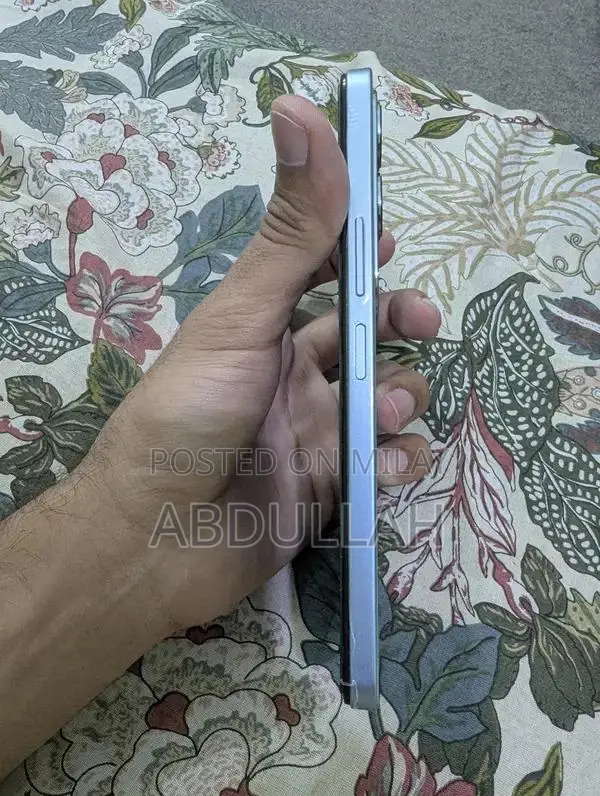 Vivo Smartphone with Large Battery and Extended Memory