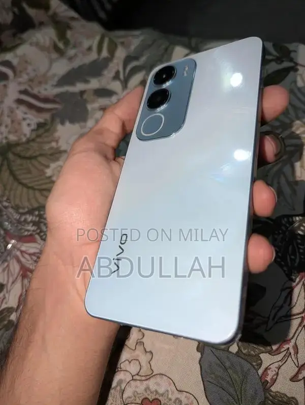 Vivo Smartphone with Large Battery and Extended Memory