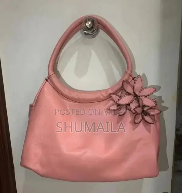 Elegant Pink Leather Shoulder Bag - Stylish Oman Imported Accessory