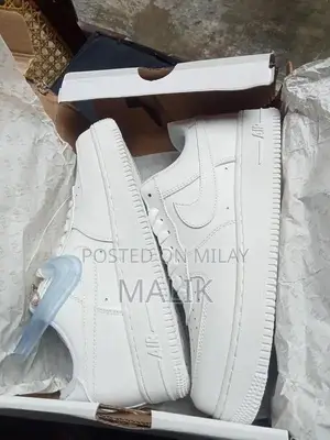 Nike Air Force 1 Classic Unisex Low-Top Casual Sneakers