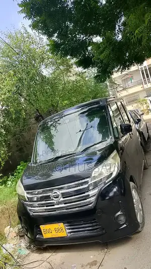 Photo - 2015 Nissan Roox Compact Hatchback Highway Star Edition