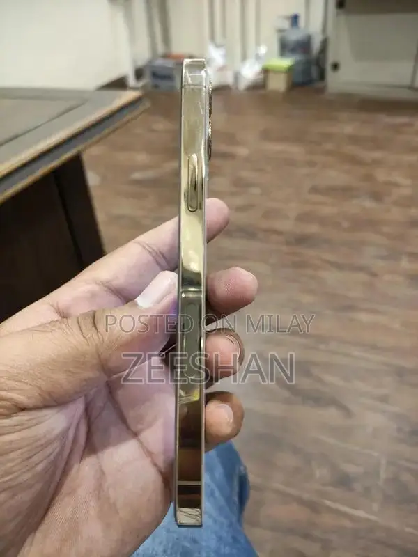 Apple iPhone 12 Pro 128GB Smartphone in Excellent Condition