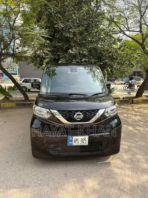 Photo - Nissan Roox Compact Urban Crossover 2022 Model