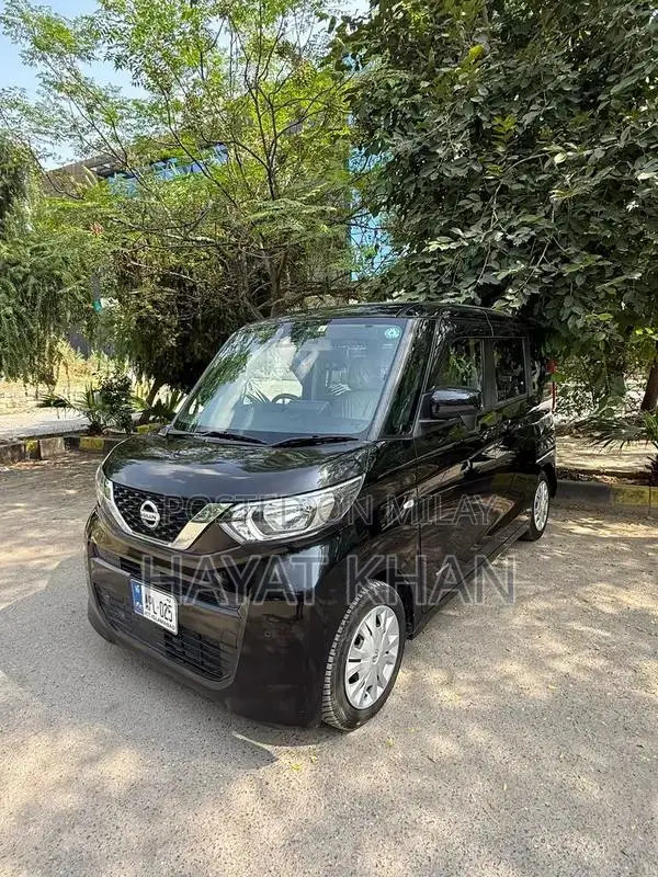 Nissan Roox Compact Urban Crossover 2022 Model
